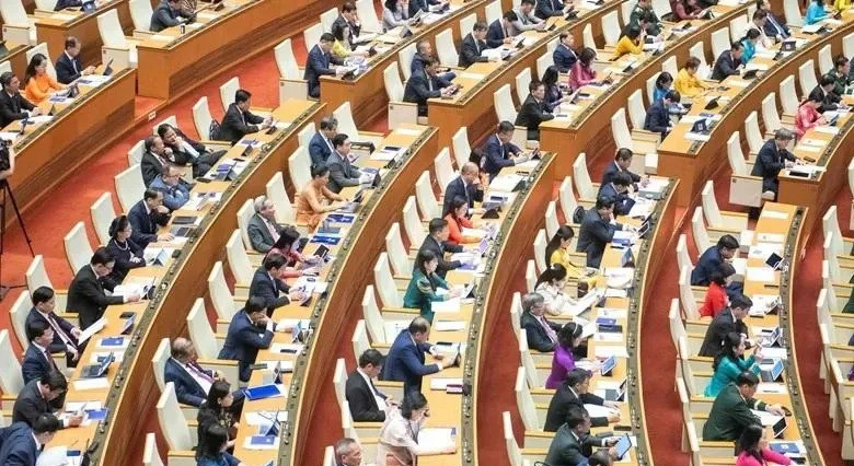 越南大刀阔斧裁省---越南政坛最近炸开锅了！一场前所未有