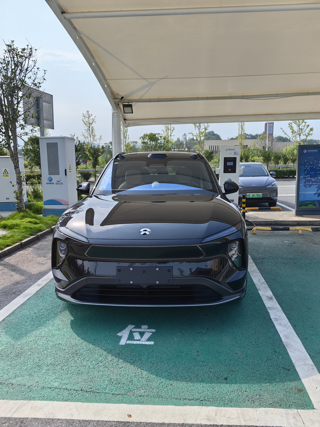 这脚法行不行提车第二天啦，跑了个小长途，336公里的里程，其中差不多290公里