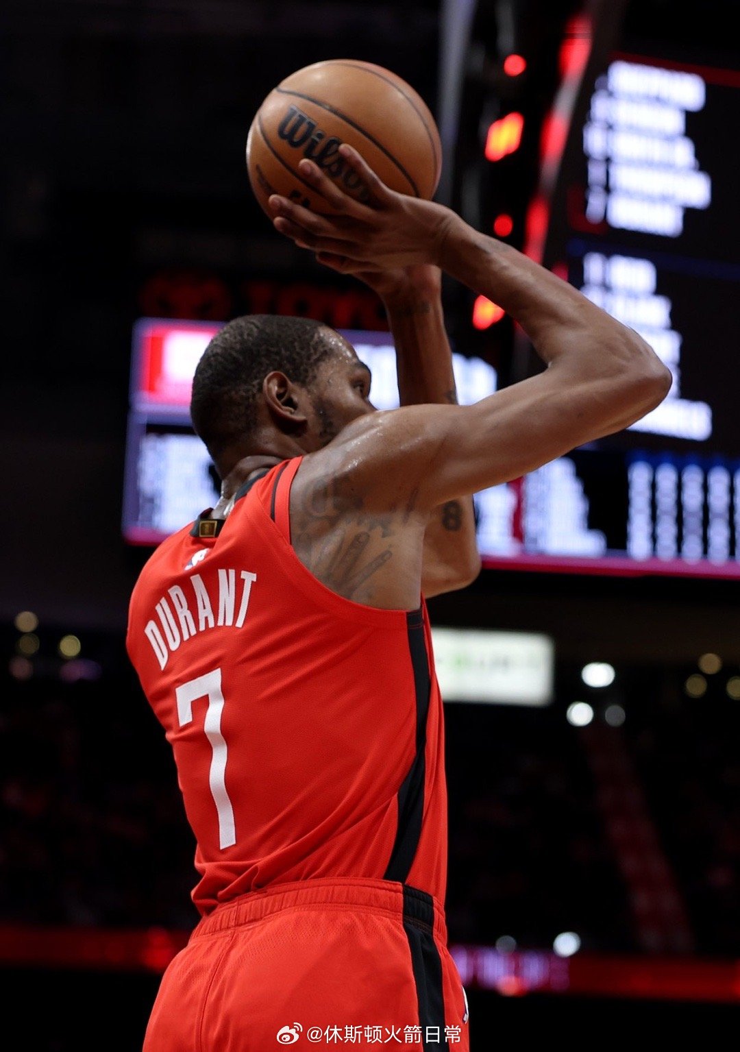 杜兰特是自全明星赛后，联盟中唯一一位场均得分超过25分，且投篮命中率超过50%，