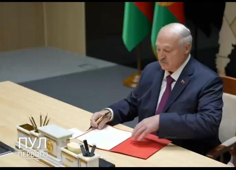 不用交10亿美元，难道大家都被骗了，只有卢卡申科知道“真相”，白俄罗斯宣布加入美