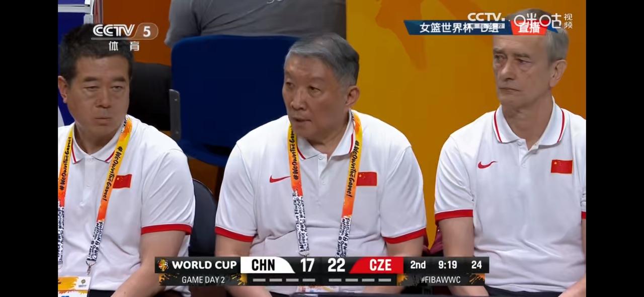 看过多少世界杯男、女篮比赛，也看过不少NBA、CBA、WCBA比赛，很少有主教练