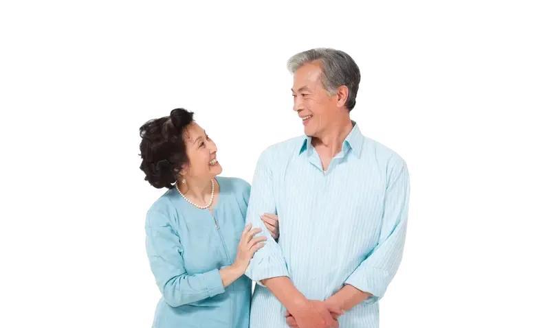 男人二婚找老伴为的晚年解孤单别找一心只为钱眼睛盯着你财产没有任何感情谈