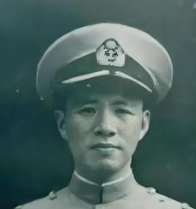 1949年，国军舰队司令率25艘军舰起义，想当新海军总司令，刘伯承冷冷反问：枪口