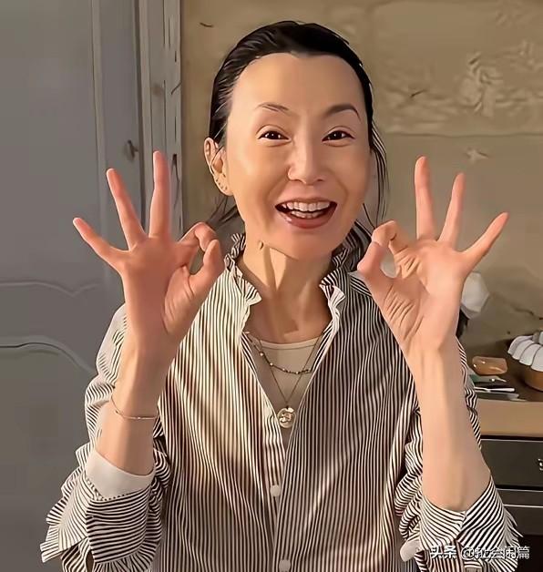 那些替张曼玉们操心的大爷大妈们，你们省省吧[捂脸哭][捂脸哭]只要看见张曼玉出来