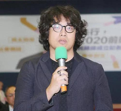 台湾民进党的爪牙正被一颗颗拔掉民进党在台湾执政，依靠的是什么呢？台军、网军、