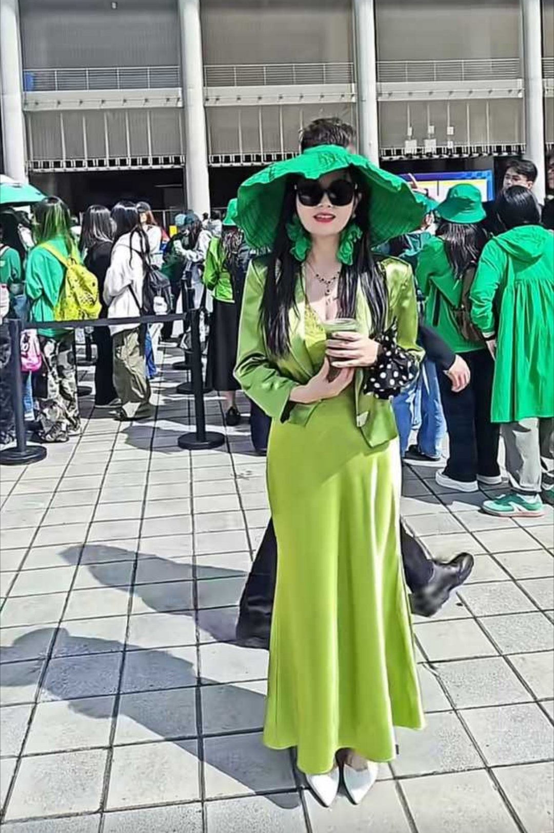 王一博车轮85105她自己也知道见不得光！