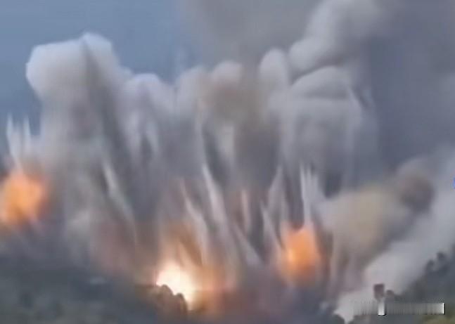 隔壁两个邻居打架，这强度不比俄乌战场惨烈多了，更可怕的是……现在两家都属于