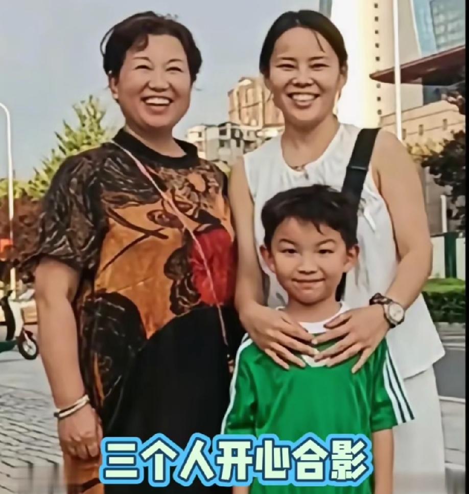 杜新枝是个有福气的人，即便亲生儿子走了，儿媳妇熊磊带着孙子也是靠近了她。不得不