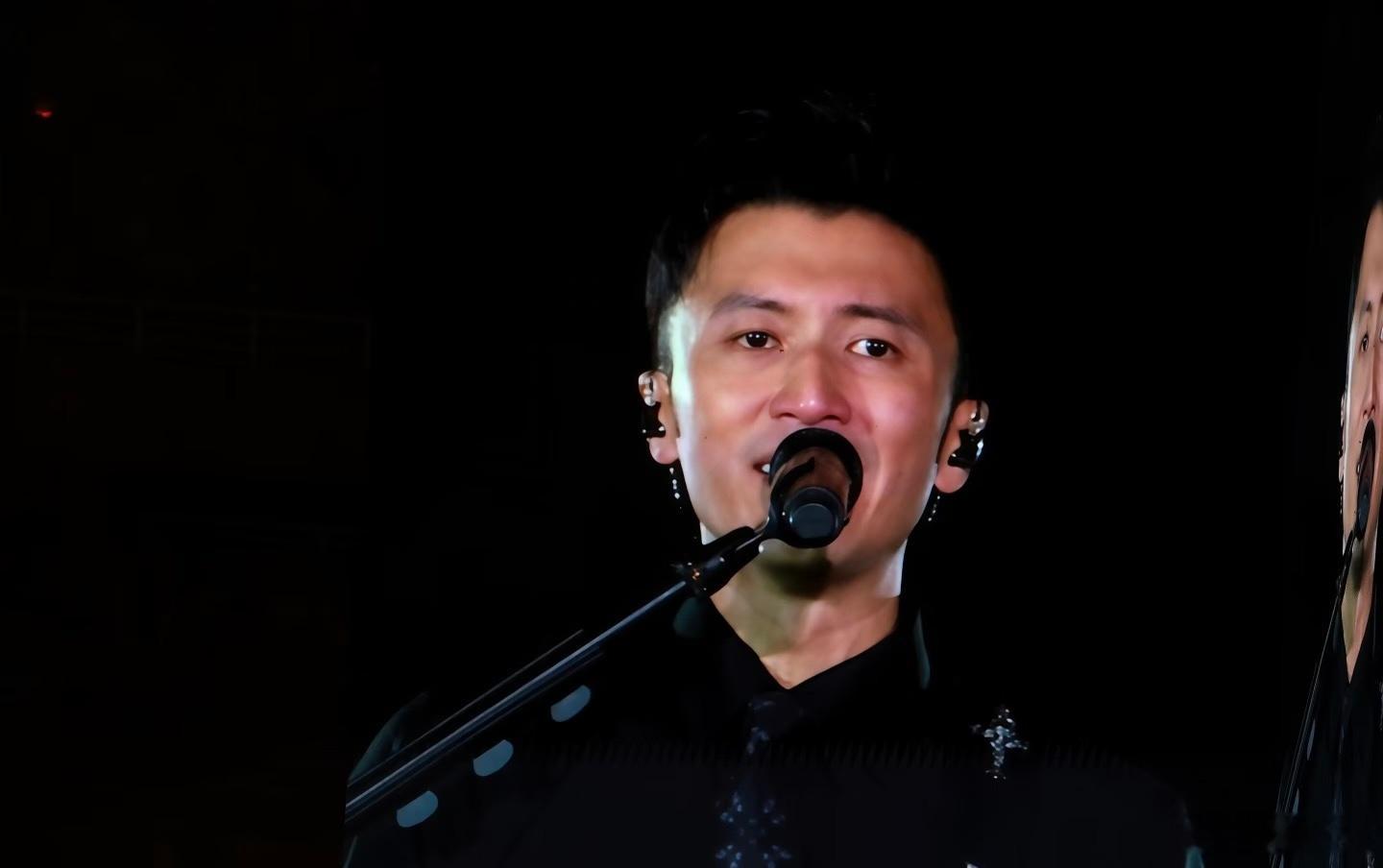 【霆锋开唱】谢霆锋，一生极其早熟早慧，反向执着于姐姐王菲，且在亲密关系里扮演成熟