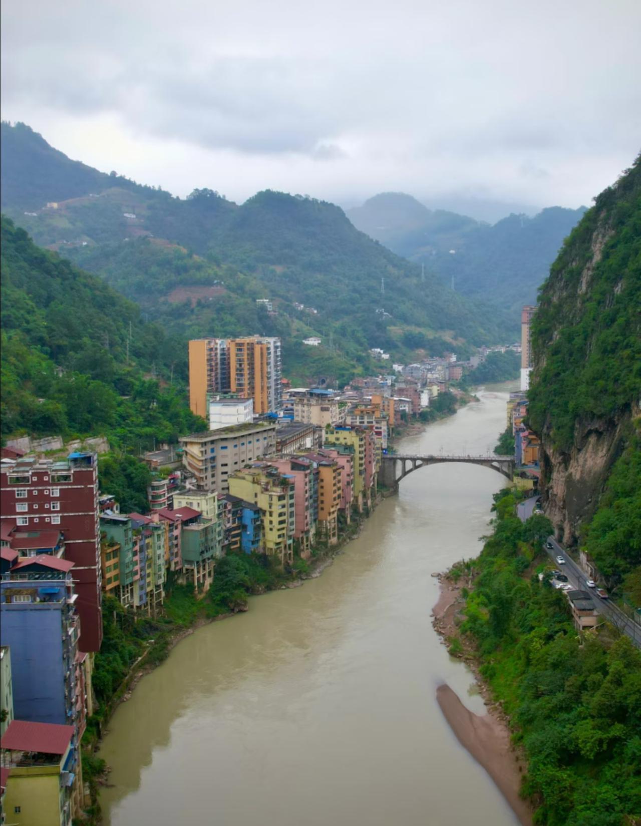 探访云南昭通盐津县，名副其实的“一线城市”！大家可能听过全世界最大的城市，