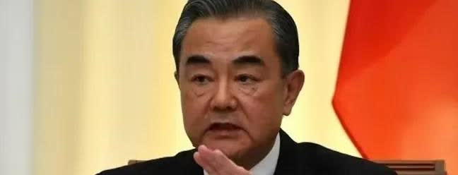王毅当着40多国外长的面，就南海问题，说了句让各国哑口无言的话王毅在外长