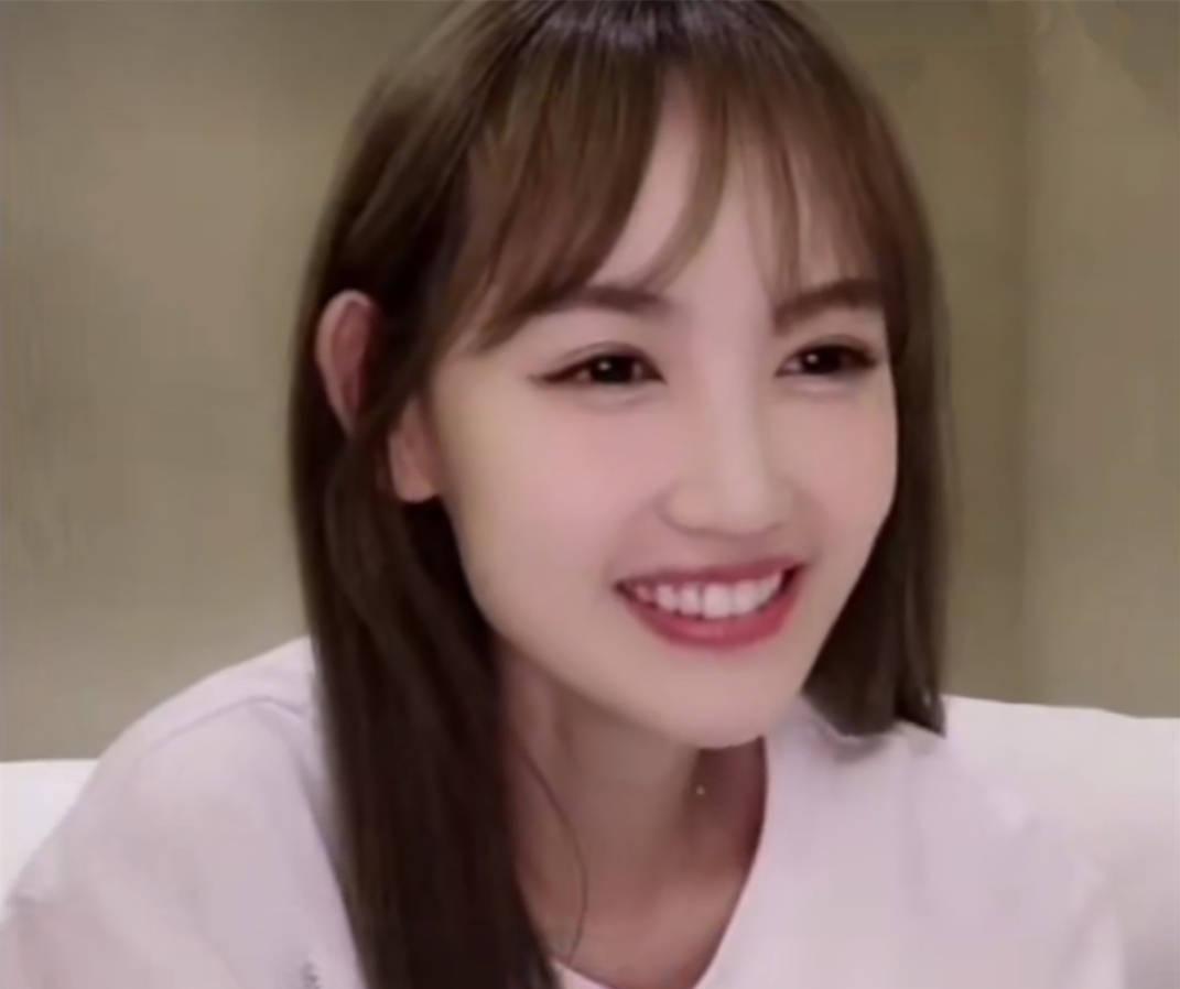 王宝强新电影票房22亿，而马蓉直播间，同时在线只有3000人。😮这组数据放