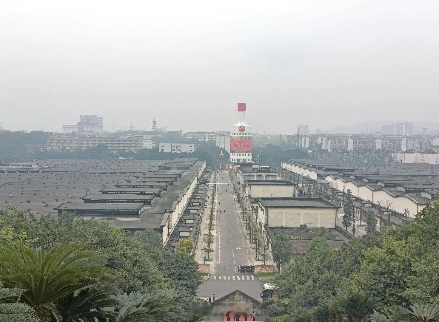 白酒行业下半年受市场环境影响较大，不少企业都有所承压，但也能从中看到一些表现不错