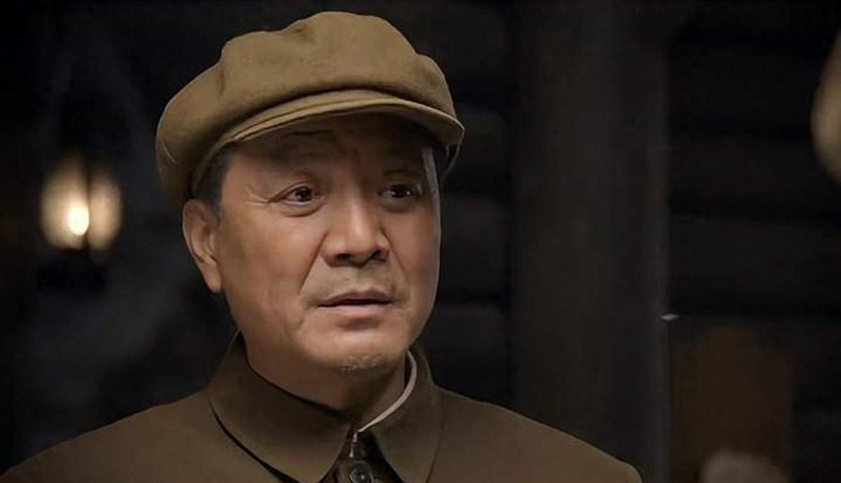 志愿军司令一时空缺，邓华紧急电请粟裕出任帅职，毛主席为何坚决不予同意？1952