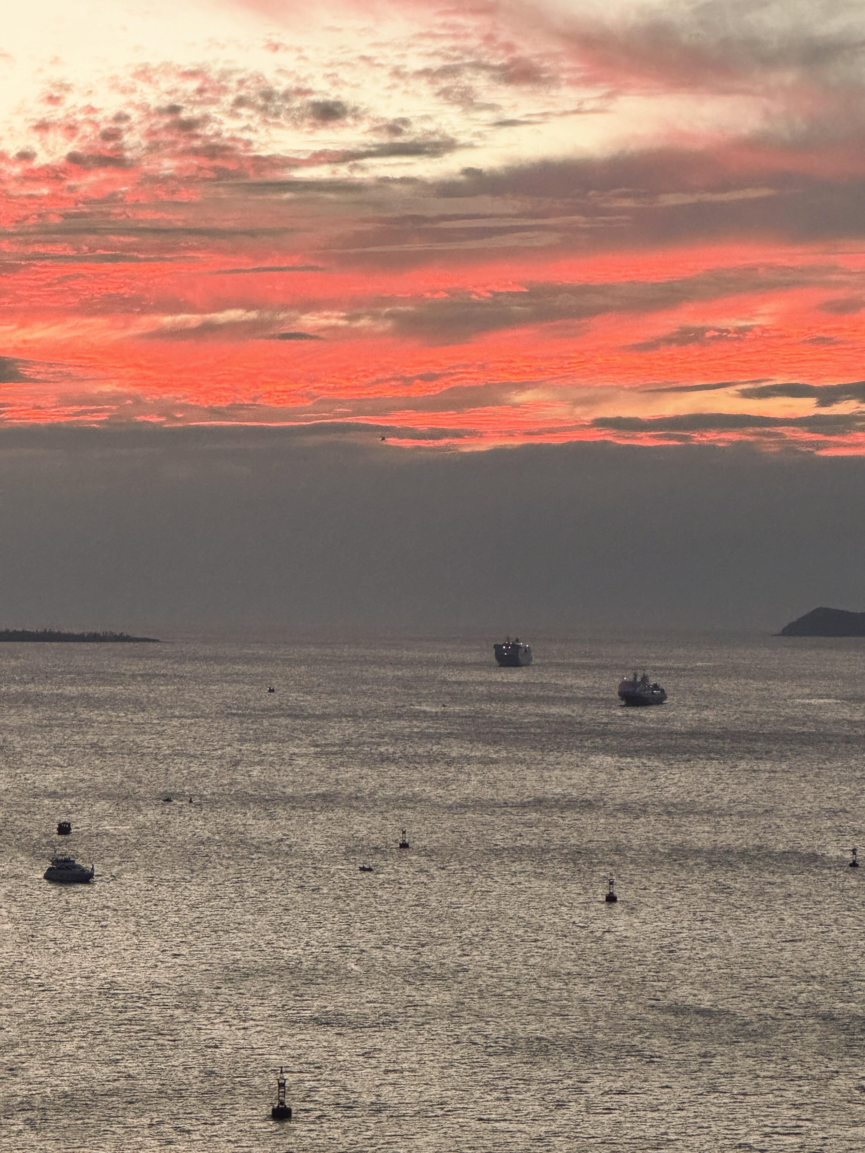 吴宣仪wxy就宣仪式感吹吹海边的风永远保持chill看看不同时间的海记得