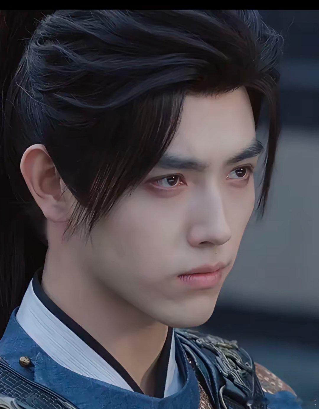 陈凯歌肯定没给陈飞宇背后的支持不用看别的光看这一点就能知道陈飞宇的资源算不上太好