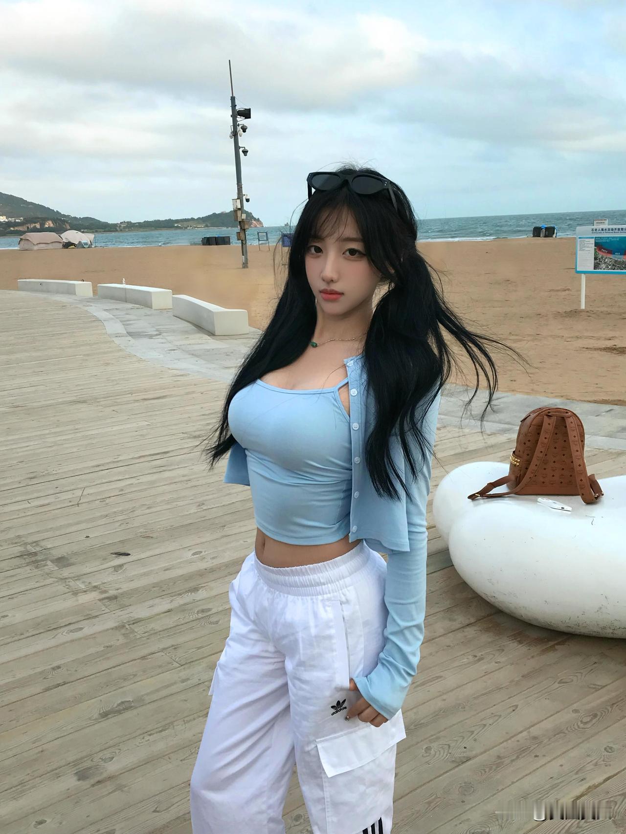 海边度假风，蓝白穿搭，阳光沙滩，少女心满满！