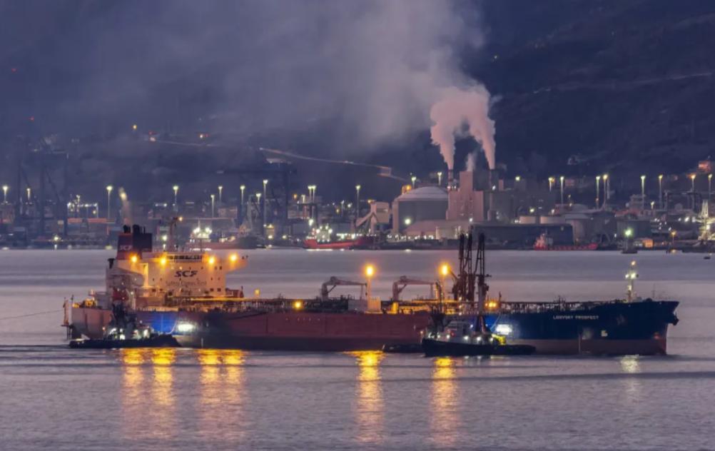 中国绝对不能小瞧日本。二战期间，美国轰炸东京，B29投射1万颗炸弹损失147架飞