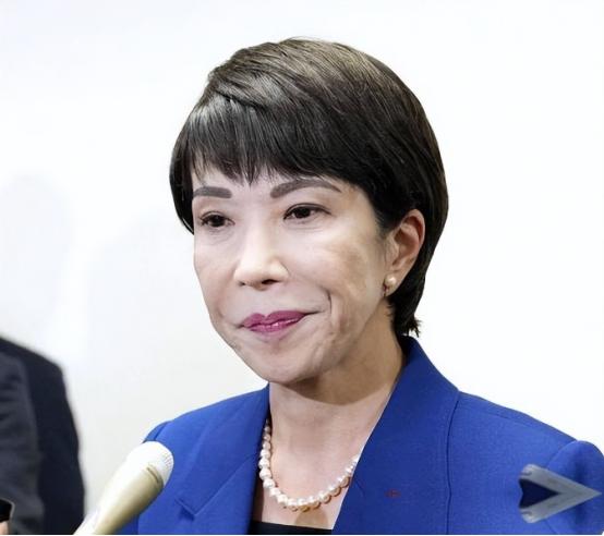 日本舆论场最近终于被人捅破了一层窗户纸！美国曾用燃烧弹和原子弹把日本城市变成废墟