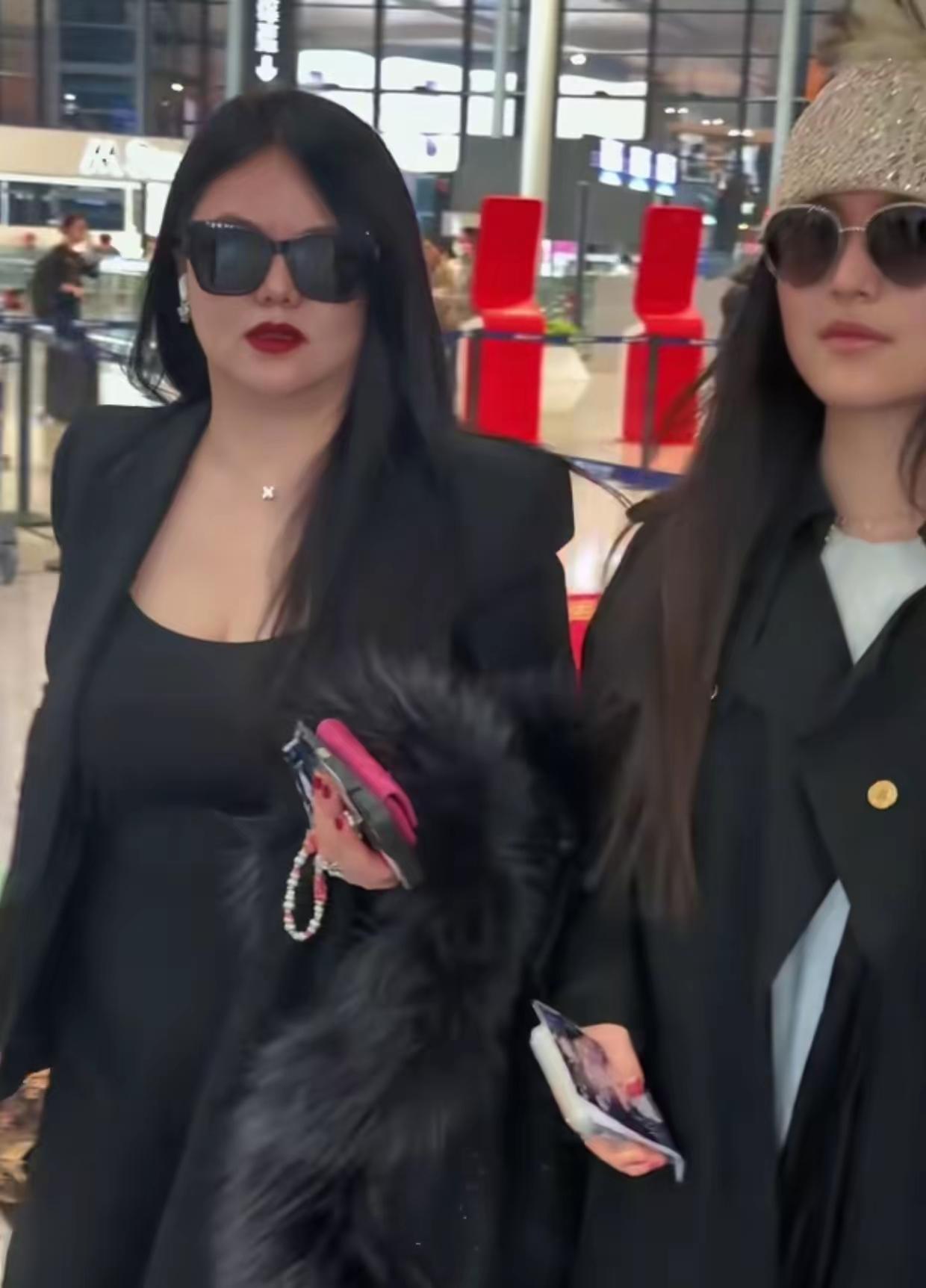 王岳伦和李湘到底离婚了没有？为什么每次和李湘走在一起，都比夫妻还融洽。李