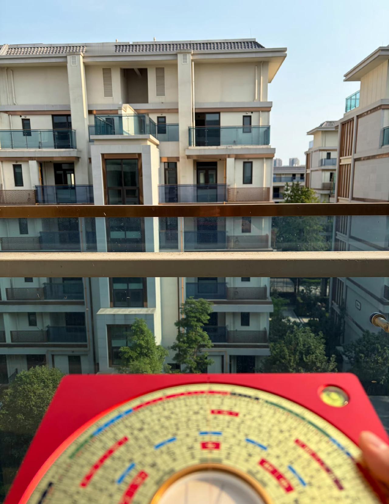 今日运势：丙午年丙申月辛未日2026.8.25日鼠：注意身边小人牛：不