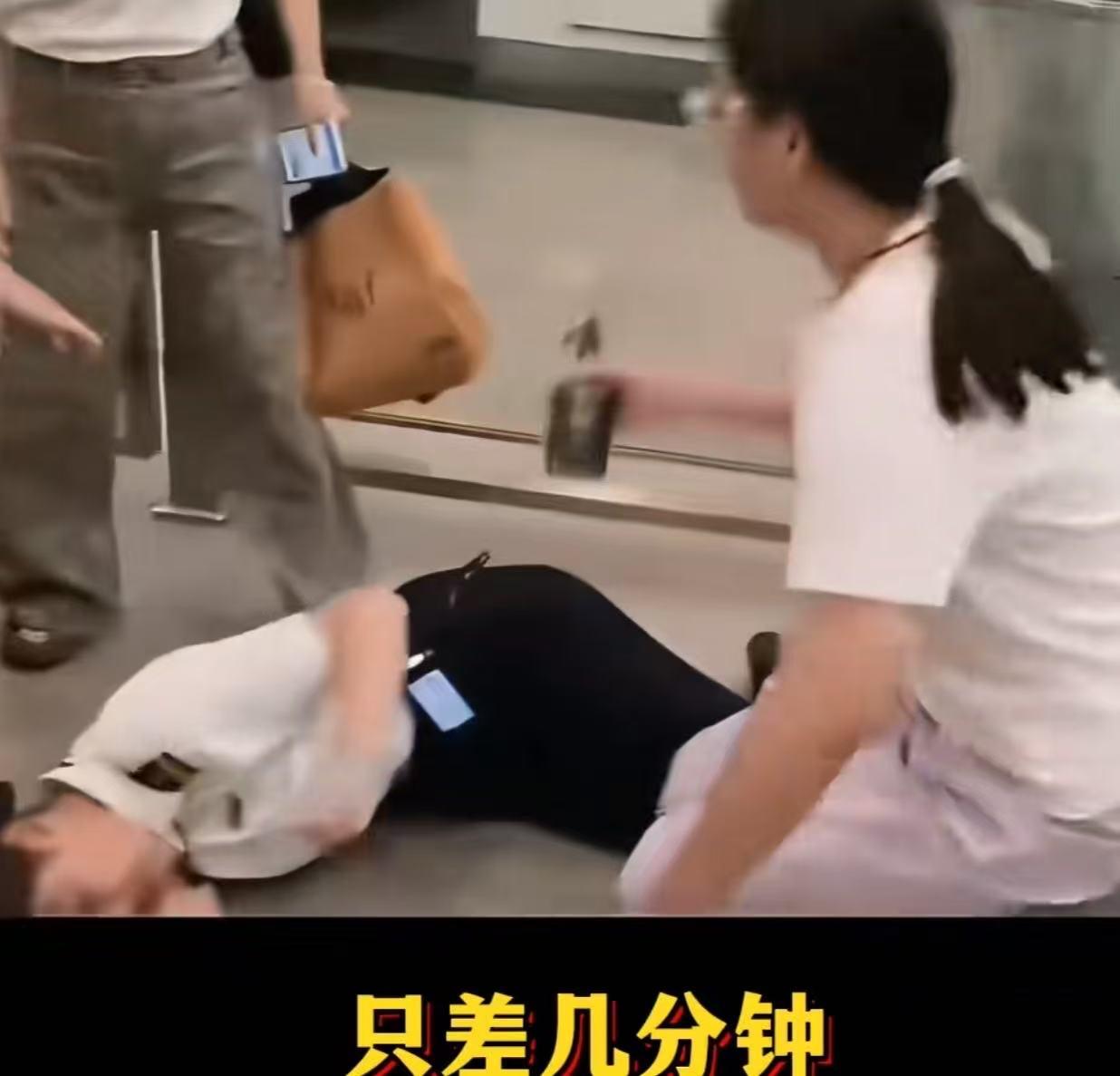 “列车明明还没开，只差几分钟，为什么就不能通融放行？”广州，女子买的高铁16：3