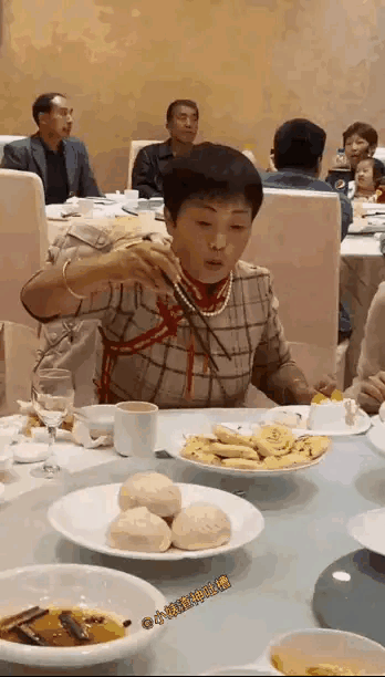 大姐是个实在人…[捂脸哭]