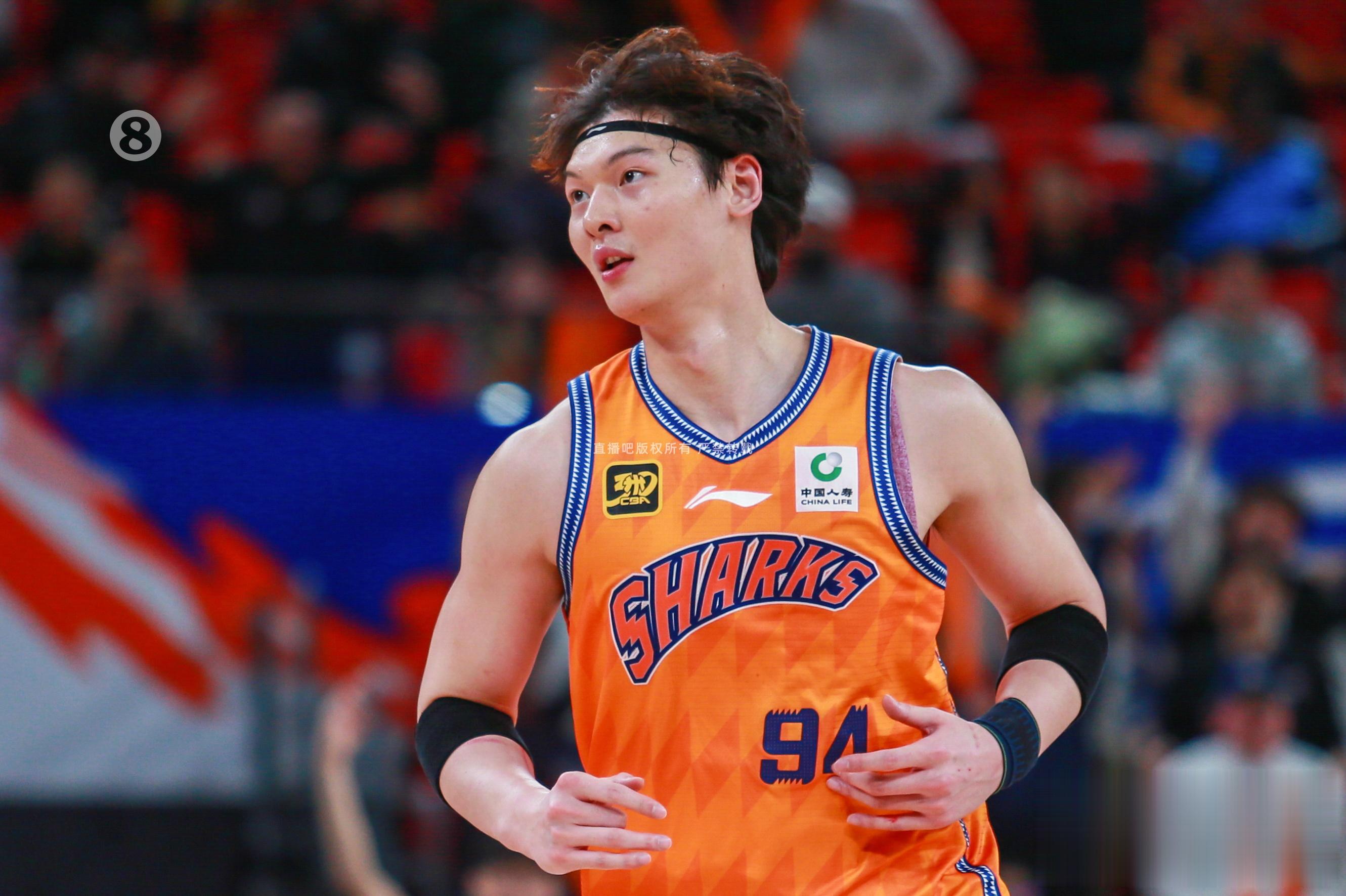 王哲林破万分! 解说: 鼓掌的人群芸芸簇簇 训言有金山终不似人间