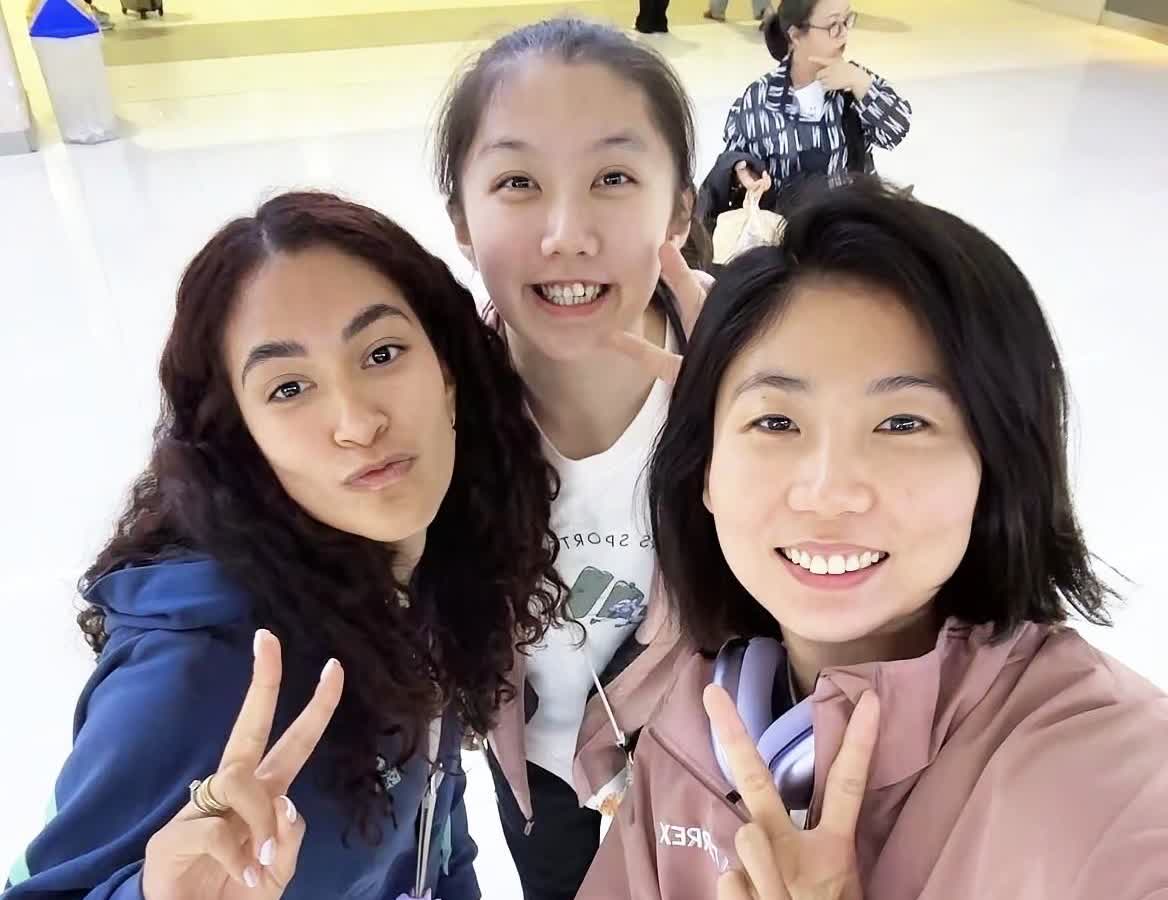 真的不是拉仇恨，现在是想起那个把李盈莹垫伤的巴西女排接应泰娜拉，心里就跟吞了一只