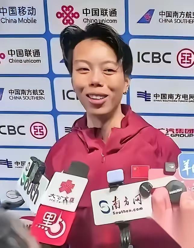 刘景杨赢了吴艳妮。​​记者问她“凭什么”，​​她的回答让让大家不禁流泪。