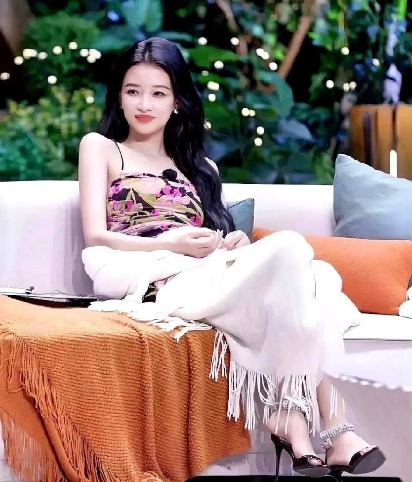 孙怡这番话，听得我心里一颤。不是恋爱脑，而是勇敢？这个角度，真的把我震住了