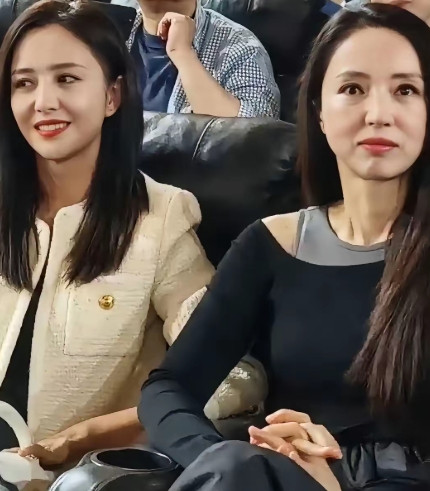 幸福不幸福，从脸上可以看出来。一个看上去像30岁，一个看上去像50岁。董旋和
