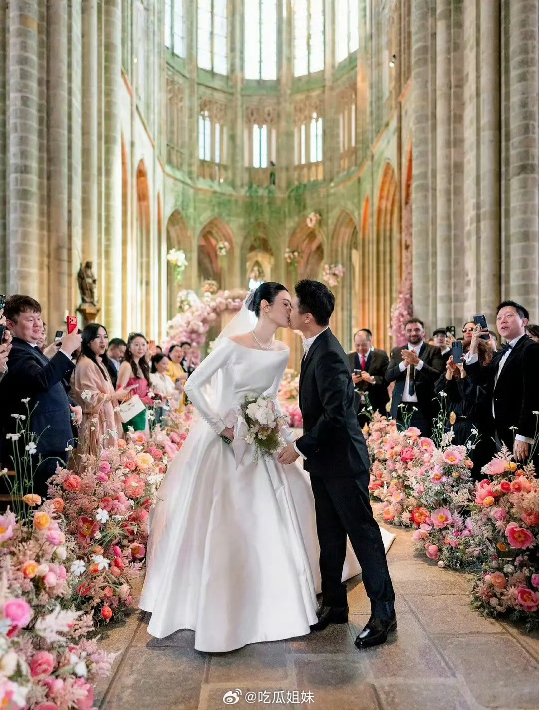 奚梦瑶晚晚婚礼审美奚梦瑶和晚晚的婚礼审美，你们更喜欢谁的