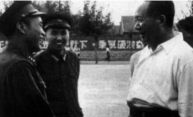 1958年，毛主席视察济南，突然问身边工作人员：“我记得长征时有个警卫员叫陈昌奉