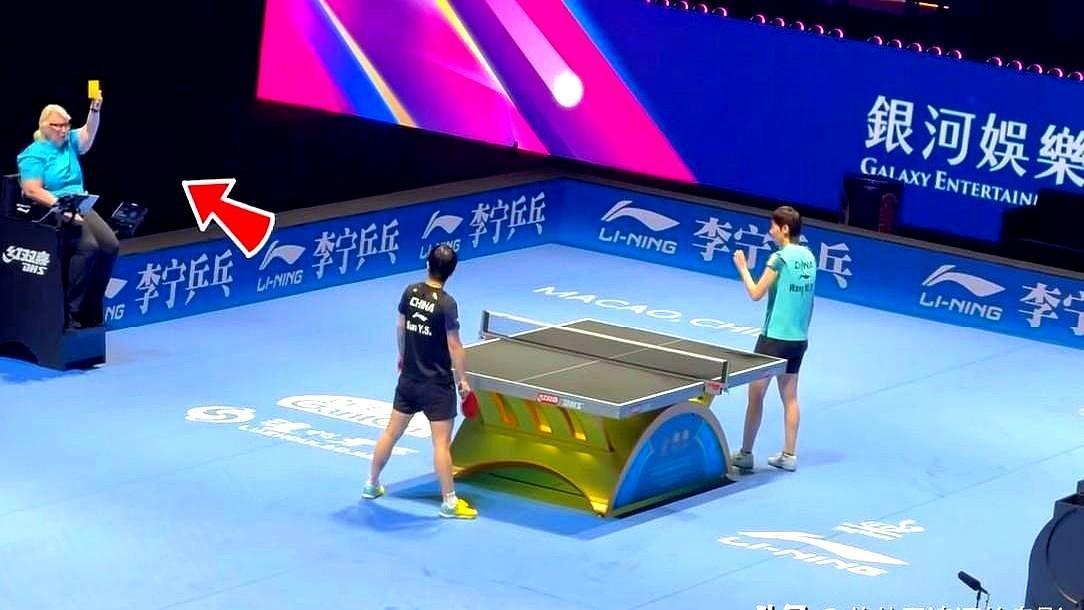 那张黄牌亮出来时，我隔着屏幕都替孙颖莎捏了把汗。11平的生死局，球童还没退场，