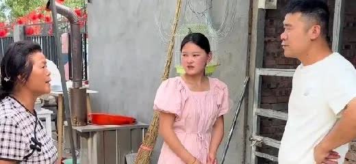 二婚阿杜妈妈这次是打算又要闹到大队里去吗！随着雨露出嫁，二婚阿杜妈妈提出了更