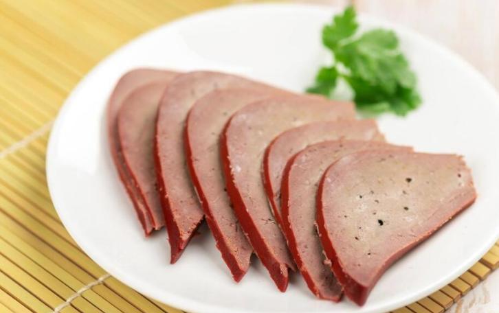 猪肝再次成为关注对象！医生发现：常吃猪肝，可能会收获4大好处农村大集上的猪