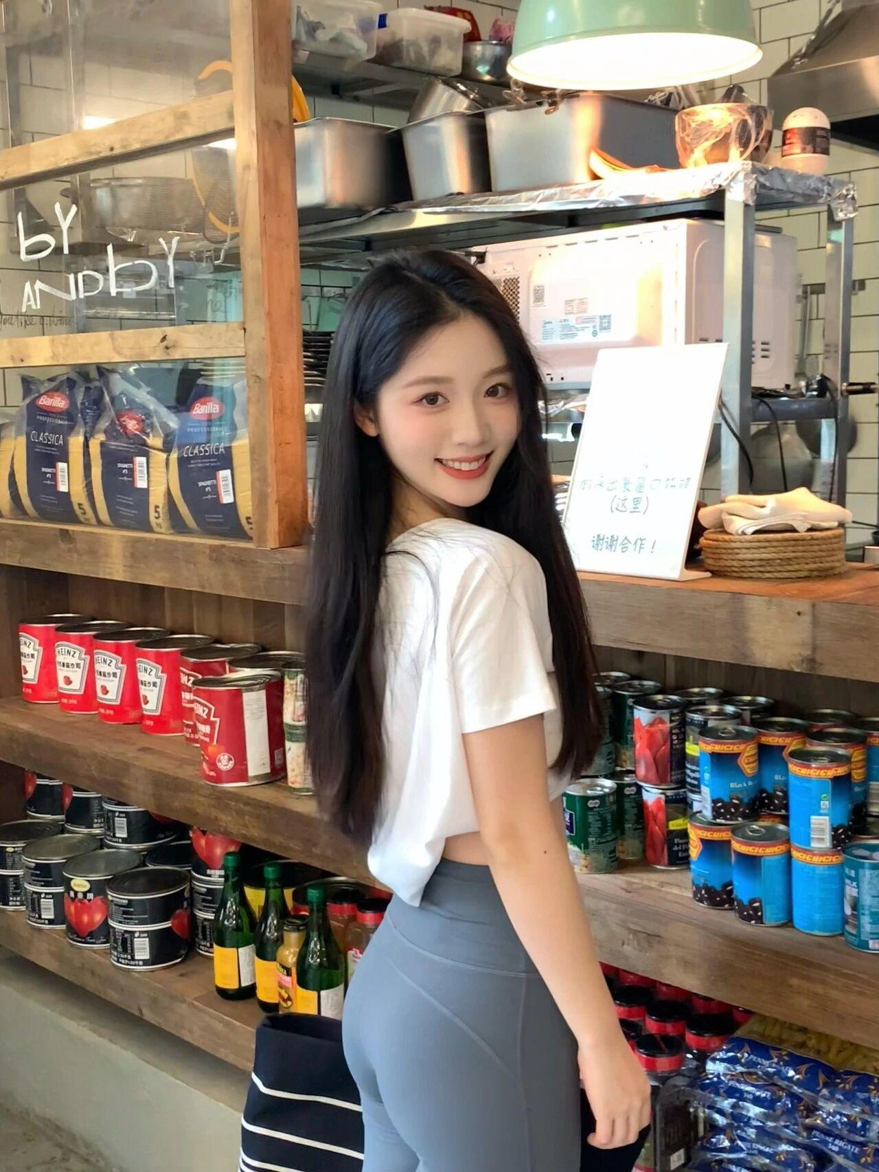 元气满满的一天，从微笑开始！😊✨穿搭高雅气质美女美女高清美女