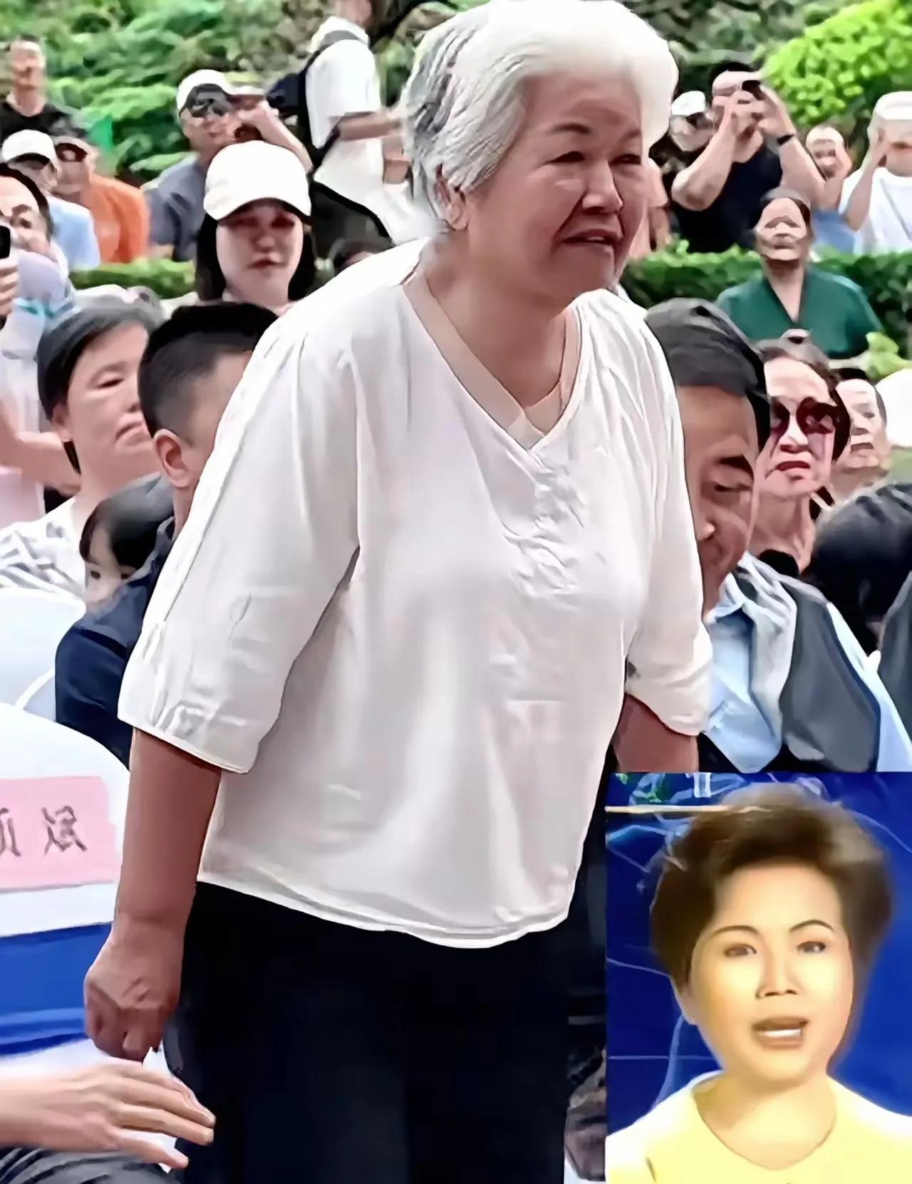 完全不敢认了！前央视《新闻联播》主持人邢质斌满头白发，成耄耋老人了！最近，邢