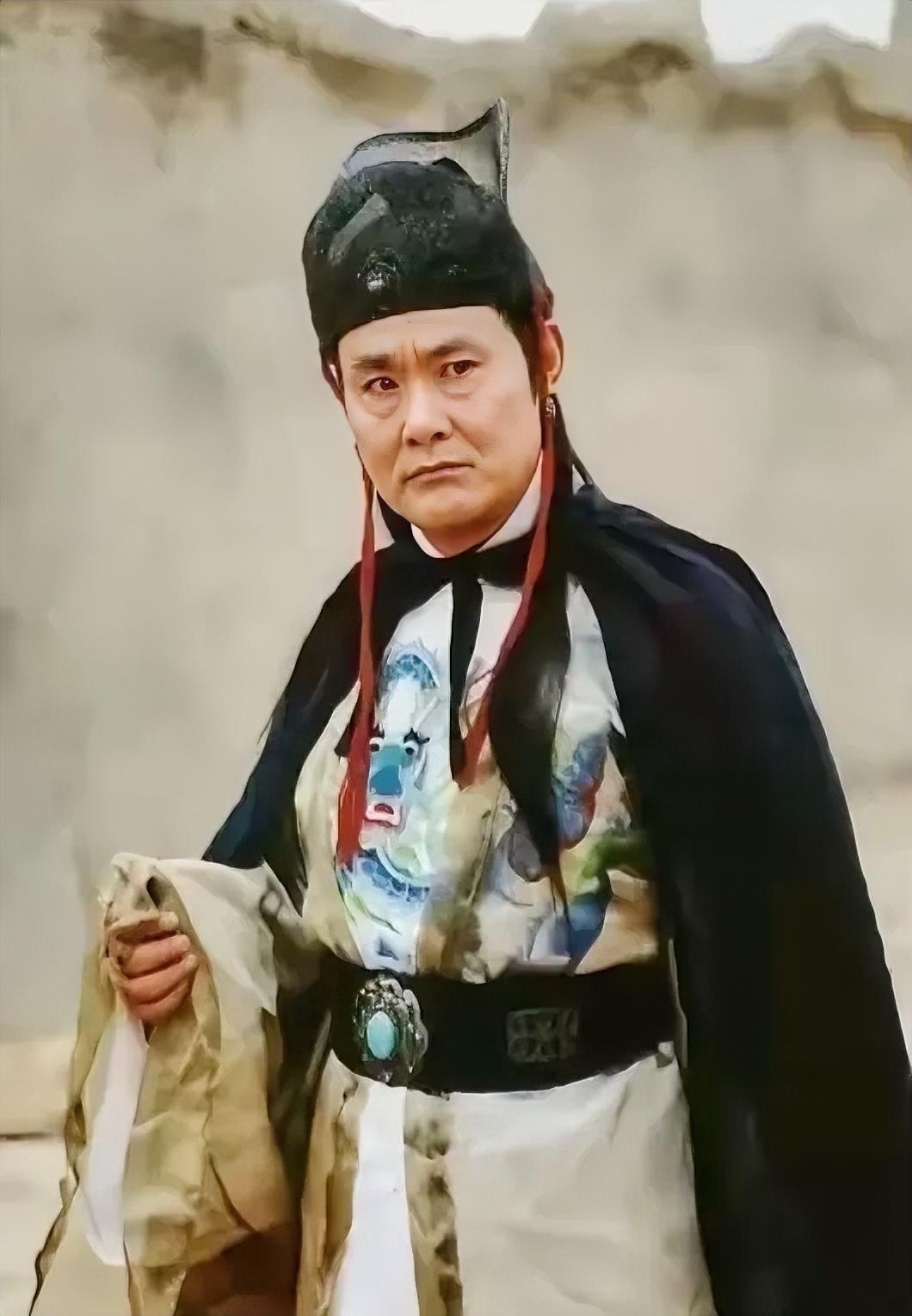 明末的农民起义没有提前爆发，很大程度上是魏忠贤在位期间把江南商税和矿税往死里收。