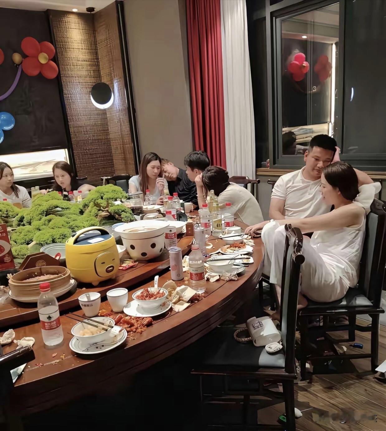 从现场氛围来看，这是什么聚会？