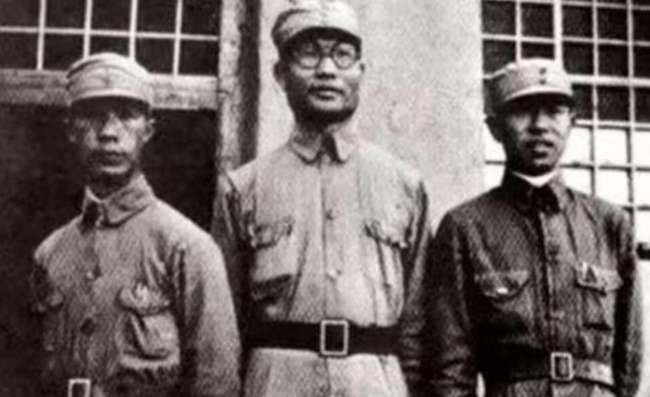 1938年，有人打小报告，讲：“留守兵团某些领导别有心思，不允许战士们学习《论持