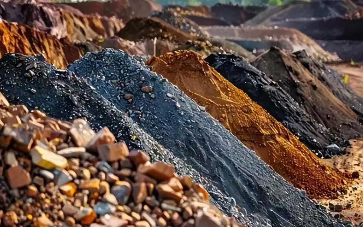 美国声称急需稀土，蒙古二话不说立刻挖出十万吨，可当蒙古刚准备好稀土，美国却突然表