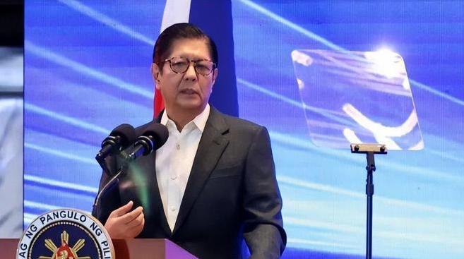 小马科斯动用手中掌握的国会多数席位，一心要把副总统莎拉・杜特尔特拉下马，前后罗列