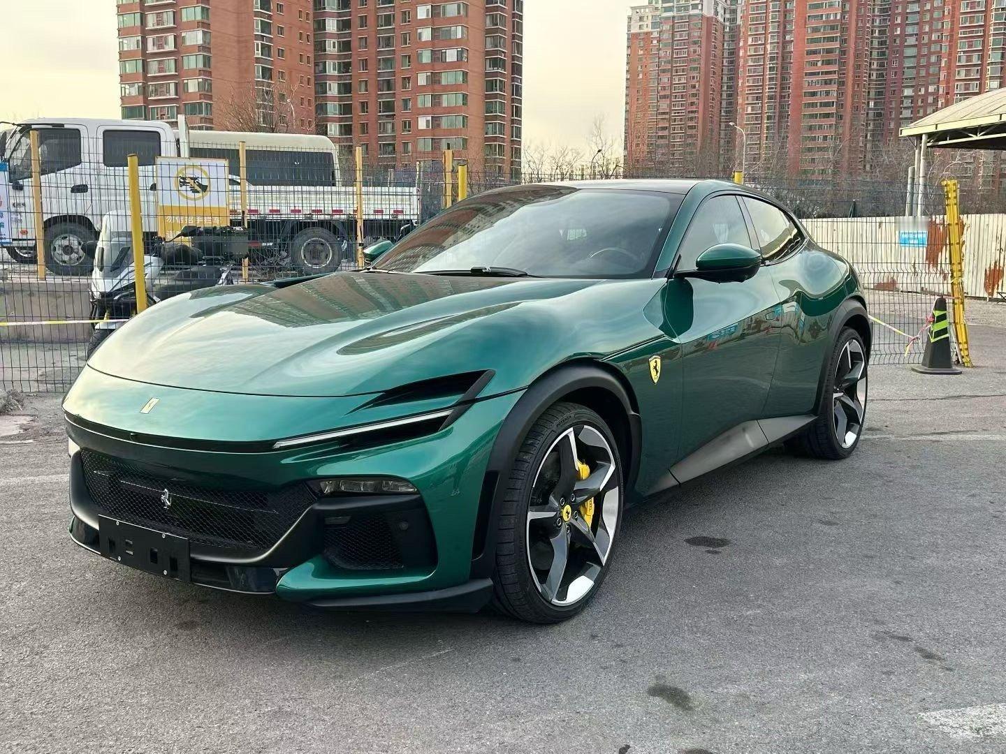 国内难得在二级市场看到台：内外配色不错的法拉利Purosangue。