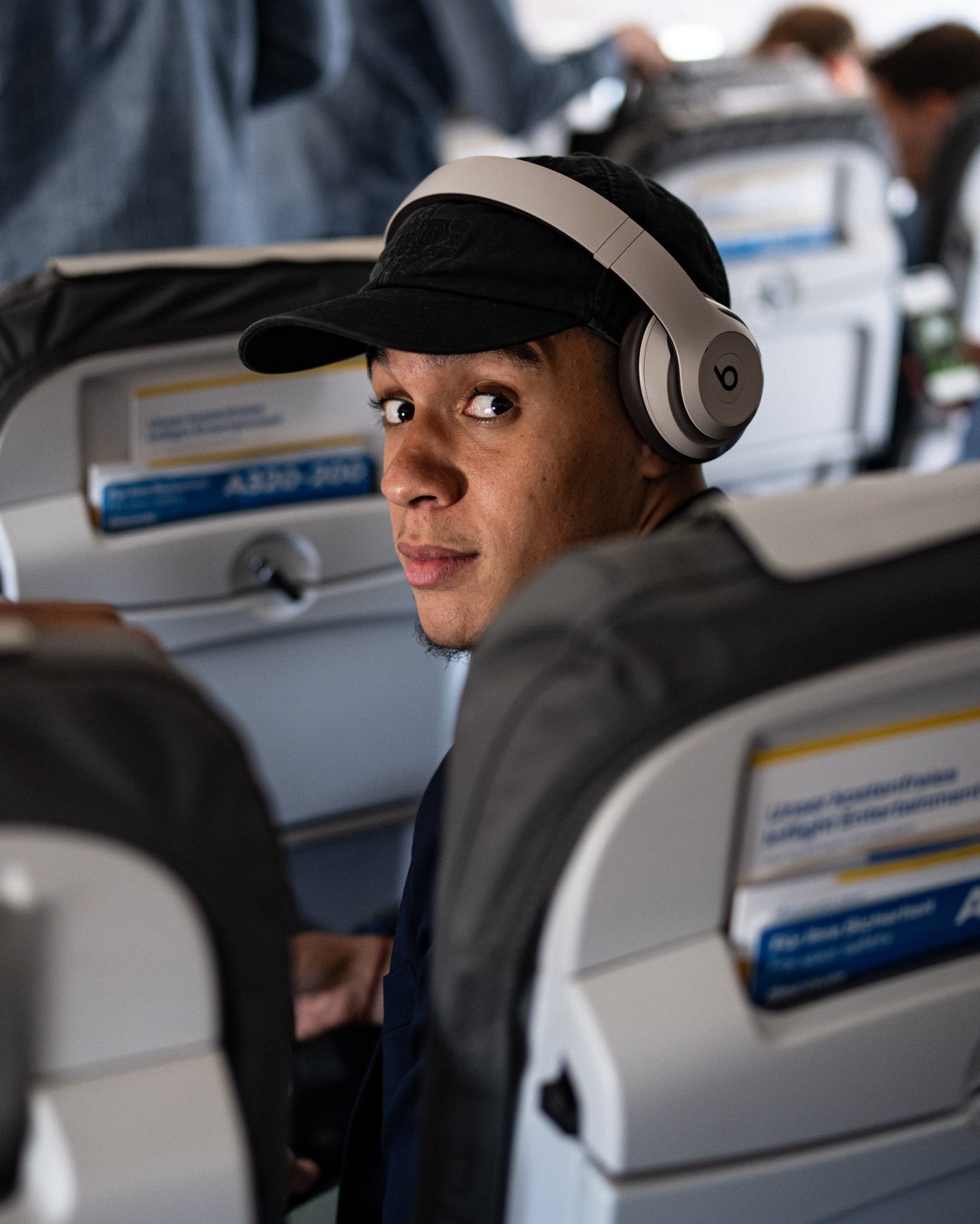 摄影师：奥利塞（把斑比拍得这个萌啊