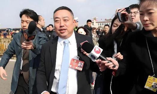 刘国梁辞任真正原因终于曝光！不是丢冠更不是被批评，央媒最新发文揭示其中真相，答案