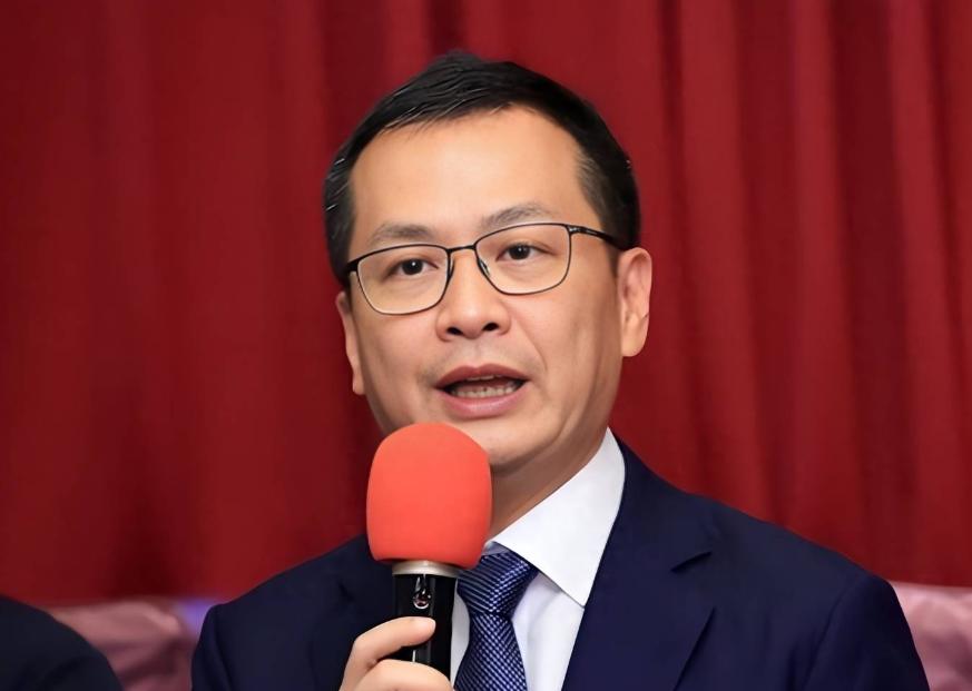 罗智强彻底凉了！立委集体倒戈，全去支持郝龙斌参选罗智强参选党主席的路，