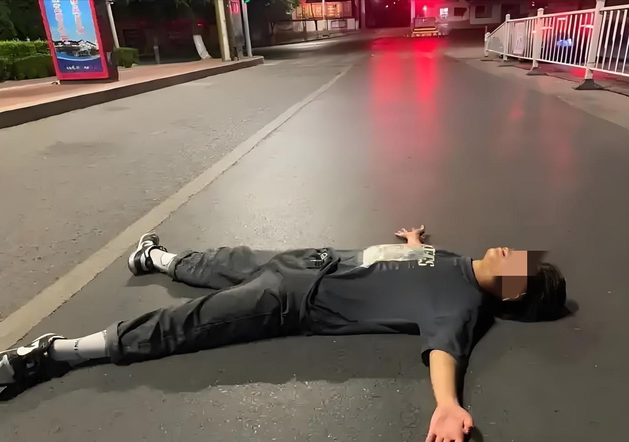 “讹天讹地讹空气！”辽宁鞍山，男子跟单位请假，说家里有事，单位批准。次日，男子被