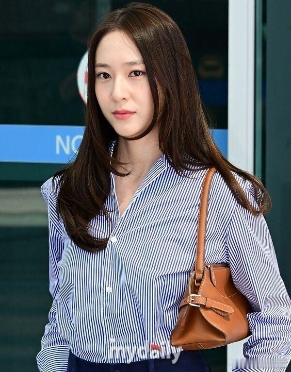 申世景又下车了，郑秀晶不参加浪姐了，成为电视剧《看见命运的公司职员》女主角，合作